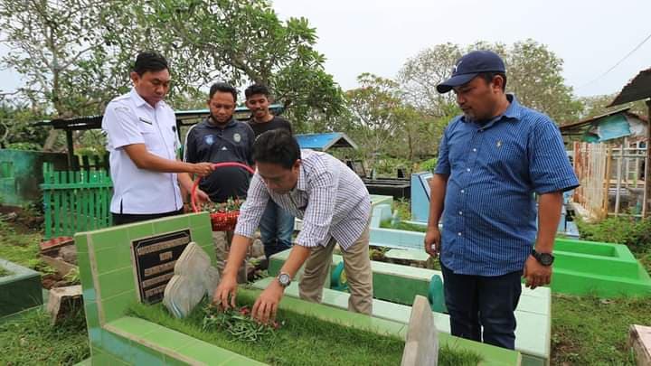 peringati-hari-pers-nasional-bawaslu-maluku-utara-ziara-makam-wartawan